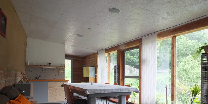 Božský klid jako u babičky: 2 noci ve skleněném apartmá, snídaně i sauna