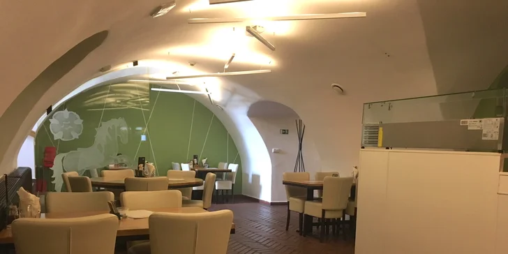 Tříchodové valentýnské menu s přípitkem v centru Ostravy pro dva