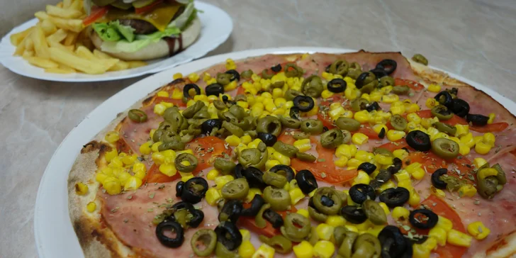 Jídlo s sebou: pizza dle výběru, zapečené těstoviny nebo burger s hranolky