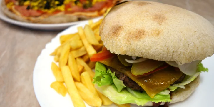 Jídlo s sebou: pizza dle výběru, zapečené těstoviny nebo burger s hranolky