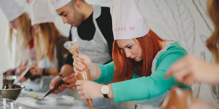 Kurz výroby a zdobení čokolády včetně ochutnávek pro 1 nebo 2 osoby