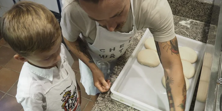 Kuchařský kurz pro děti: výběr ze 4 druhů pizz a nápoj podle chuti