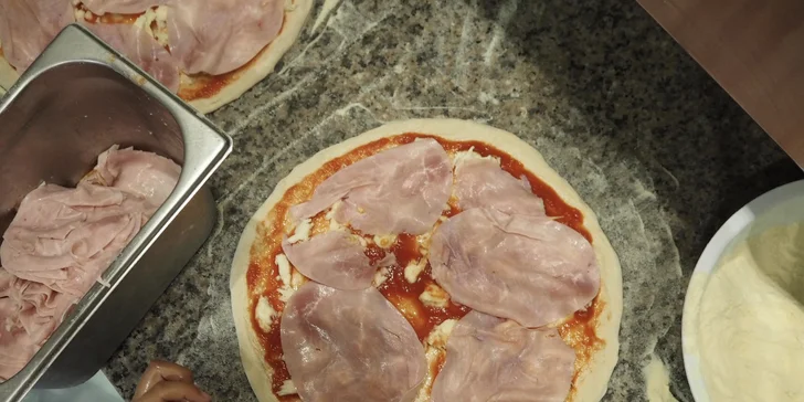 Kuchařský kurz pro děti: výběr ze 4 druhů pizz a nápoj podle chuti