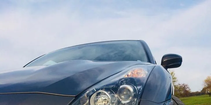 Za volantem sporťáku Nissan GT-R: 30 minut jízdy bez instruktora