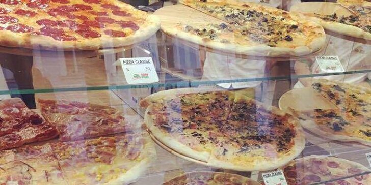 2 důvody ke spokojenosti: 2 velké křupavé pizzy z nabídky dvou kategorií