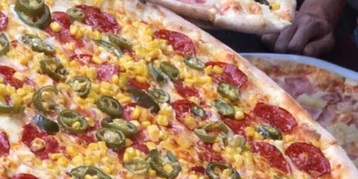 2 důvody ke spokojenosti: 2 velké křupavé pizzy z nabídky dvou kategorií