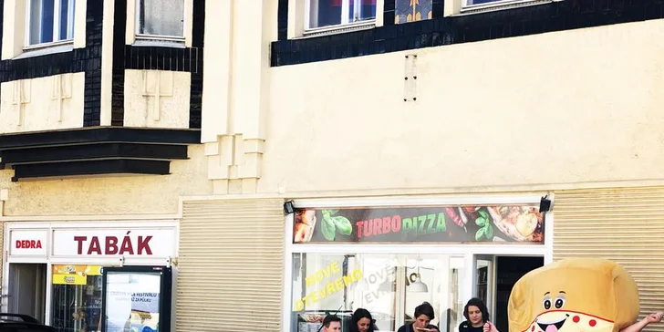 2 důvody ke spokojenosti: 2 velké křupavé pizzy z nabídky dvou kategorií