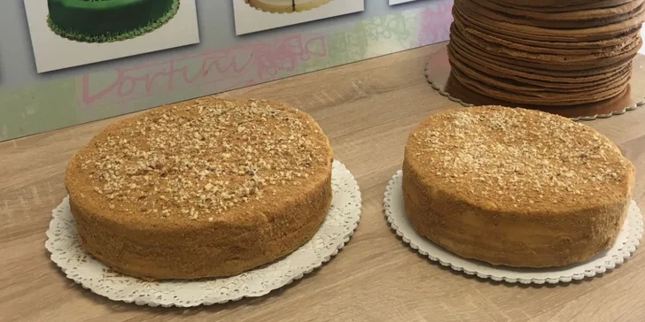 Ke kávě nebo jen tak: domácí medovník 1200 nebo 2100 gramů