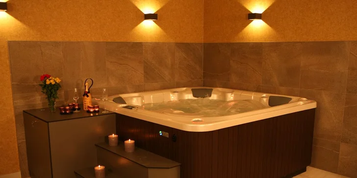 Uvolněte se: masáže, privátní vířivka, sauna i romantický balíček pro 2 osoby
