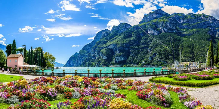  Jezero Lago di Garda je největší italské jezero, které se nachází na severu země mezi Alpami a Pádskou nížinou.