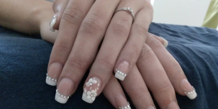 Věnujte svým nehtům péči: P-shine, Shellac nebo modeláž nehtů