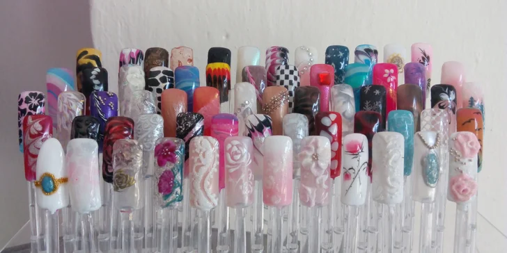 Věnujte svým nehtům péči: P-shine, Shellac nebo modeláž nehtů