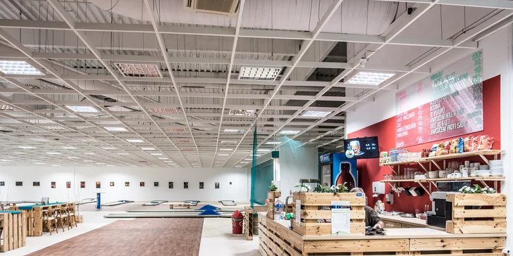 Povedená zábava pro celou rodinu: 90 minut hry minigolfu v OC Futurum