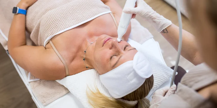 Zoštíhľujúce ošetrenia V-Shape Platinum a lifting tváre, aj permanentka na 3 ošetrenia