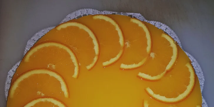 Zákusek a káva podle výběru: frappé, cappuccino nebo espresso