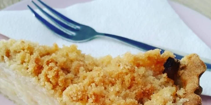 Zákusek a káva podle výběru: frappé, cappuccino nebo espresso