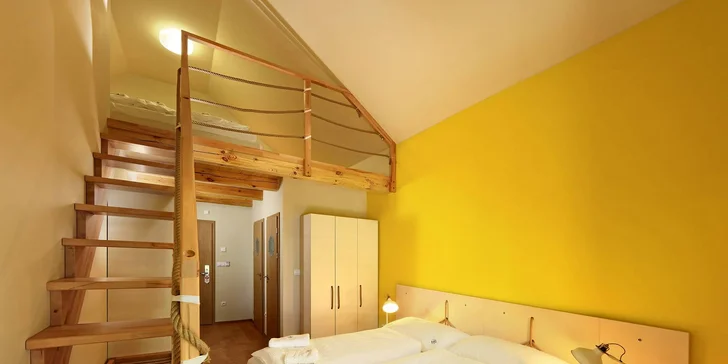 V pokoji je Wi-Fi, televize, minibar, trezor a telefon. 