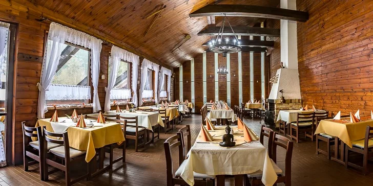 Bezlepkové menu: hráškový krém, Koliba burger a palačinky pro 1 či 2 labužníky