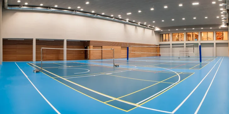 Odpočiňte si aktivně: 1 nebo 5 vstupů na badminton a wellness s vířivkou