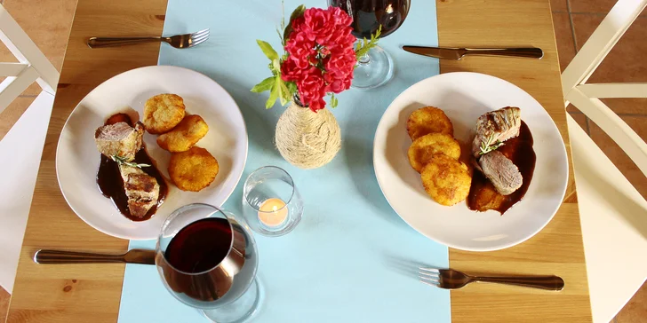 4chodové menu pro pár: paštika, hráškový krém, panenka s omáčkou i vafle