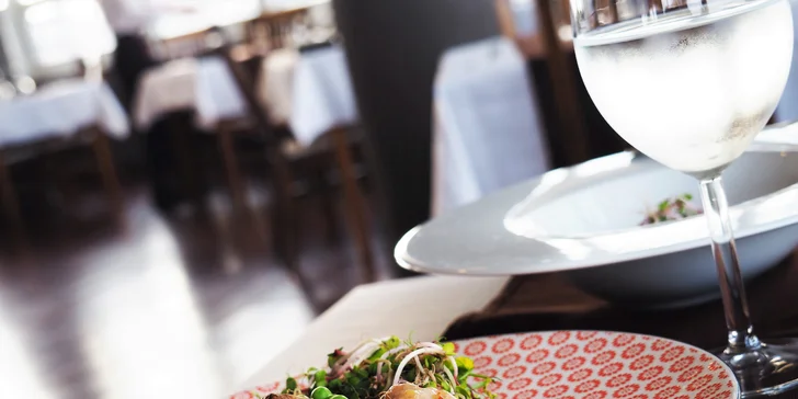 5chodové podzimní menu podávané ve střešní restauraci s výhledem na Brno