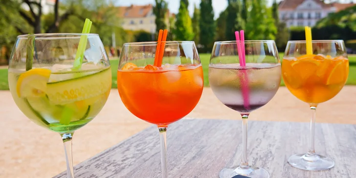 Drink v parku na Slovanském náměstí: 2x Spritz nebo GinTonic podle výběru