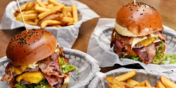 Sýrová paráda: šťavnatý burger Big Cheese s hranolkami pro 1 či 2