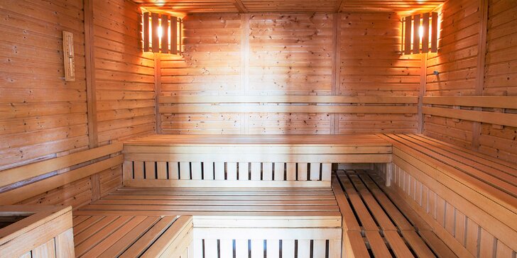 Celodenní vstup do bazénového světa i jednorázový vstup do saun