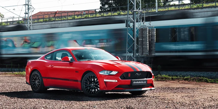Svezte se americkým žihadlem, legendárním Fordem Mustang s motorem Coyote 5.0 V8.
