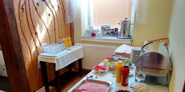 Výlety i odpočinek ve Velké Lomnici: dovolená pro 2 se snídaní či polopenzí