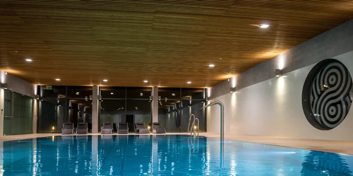 Odpočiňte si aktivně: 1 nebo 5 vstupů na badminton a wellness s vířivkou