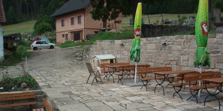 Pobyt na farmě se zvířaty na Broumovsku: snídaně nebo polopenze