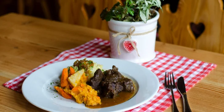 Na zimu do salaše: apartmán nebo 2lůžkový pokoj a vyhlášená restaurace