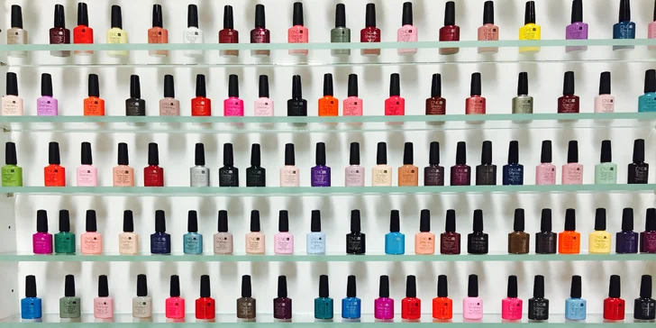 V salonu Art Nails používají kosmetiku prestižních značek.