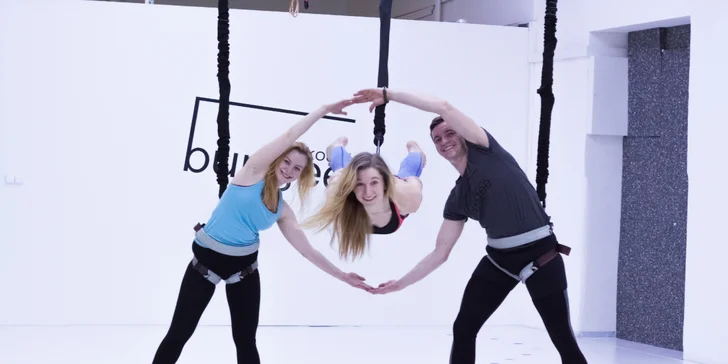 Lekce zábavného bungee cvičení nebo kredity na jakékoli lekce ve fitku
