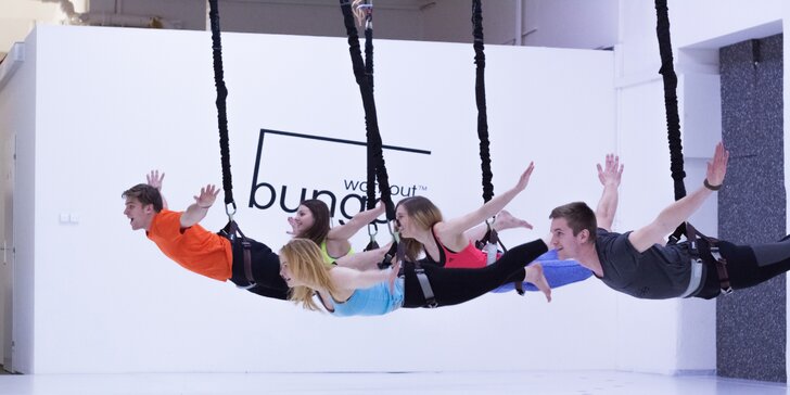 Lekce zábavného bungee cvičení nebo kredity na jakékoli lekce ve fitku