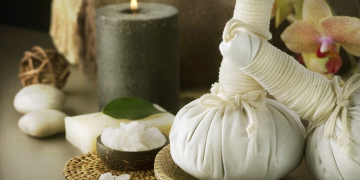 Terapie pro tělo i mysl: Thajská královská masáž teplými bylinnými pytlíky