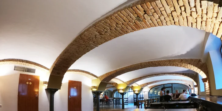 Tříchodové menu v nové indické restauraci: kuřecí či vege speciality i dezert