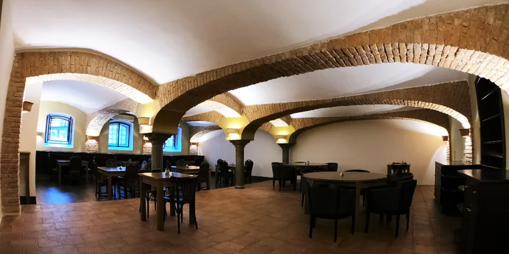 Tříchodové menu v nové indické restauraci: kuřecí či vege speciality i dezert