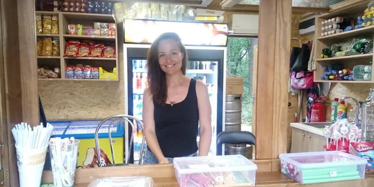Užijte si adrenalinovou zábavu: třípatrové bludiště v korunách stromů