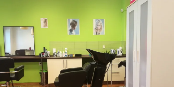 Kadeřnický balíček se změnou střihu, foukané a závěrečným stylingem