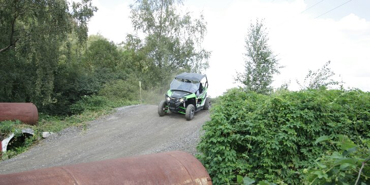 Adrenalin za volantem dvou offroadů: jeep a buggy nebo Hummer H2 a Tatra