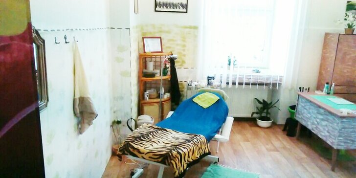 Antistresová relaxační indická masáž hlavy, krku, šíje a obličeje