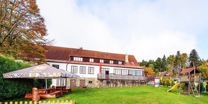 Jarní turistika uprostřed šumavské přírody s bohatou polopenzí pro dva
