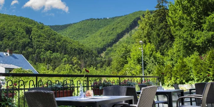 Letní romance v centru lázeňského města se snídaní pro dva