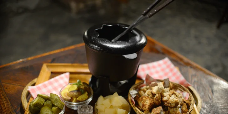 Masové i sýrové fondue pro 2–3 osoby nebo pro celou partu