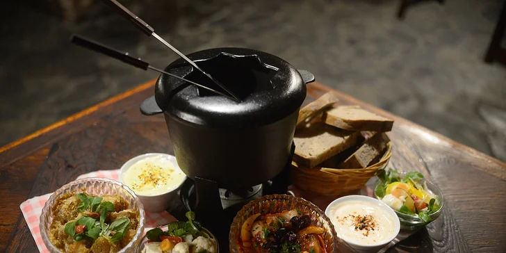 Masové i sýrové fondue pro 2–3 osoby nebo pro celou partu