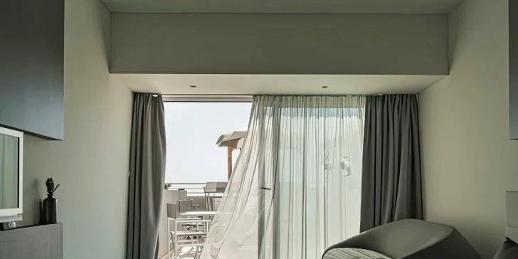 V izbách nájdete klimatizáciu, minibar, Wi‑Fi a TV.