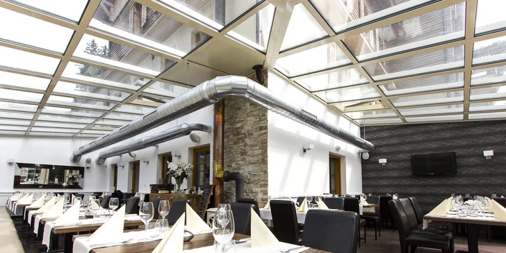 Pobyt ve 4* hotelu Eagle: luxusní ubytování, polopenze, sauna a bazén