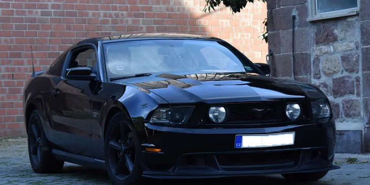 Sešlápněte plyn Fordu Mustang GT: zapůjčení na 30–60 min, 24 hodin i víkend